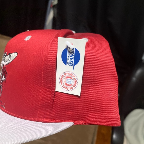 Vintage UNLV Rebels SnapBack hat nwt - Picture 3 of 3